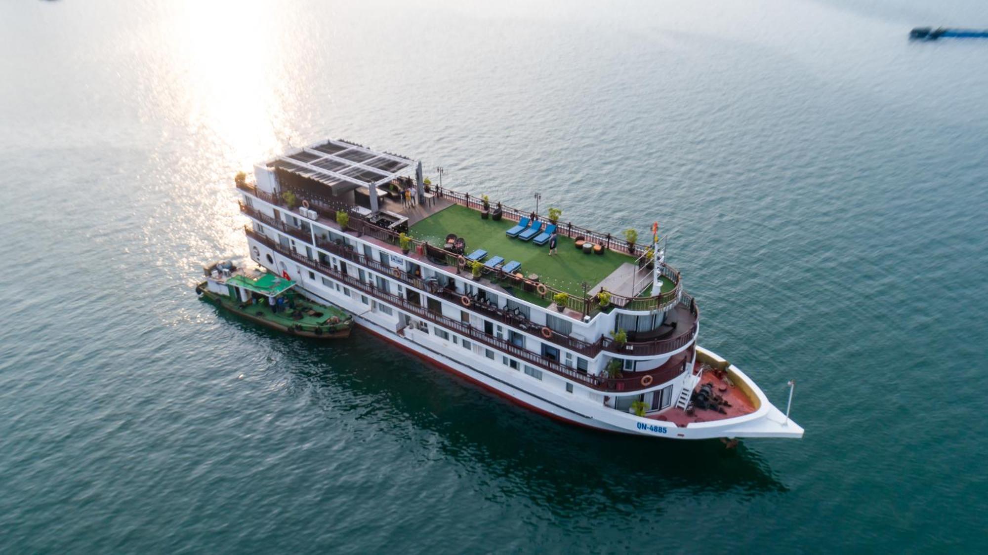 Amanda Luxury Cruise Hotel Ha Long Exterior photo