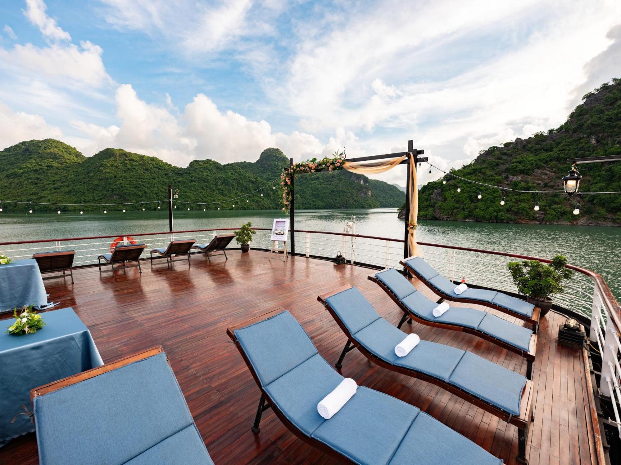 Amanda Luxury Cruise Hotel Ha Long Exterior photo