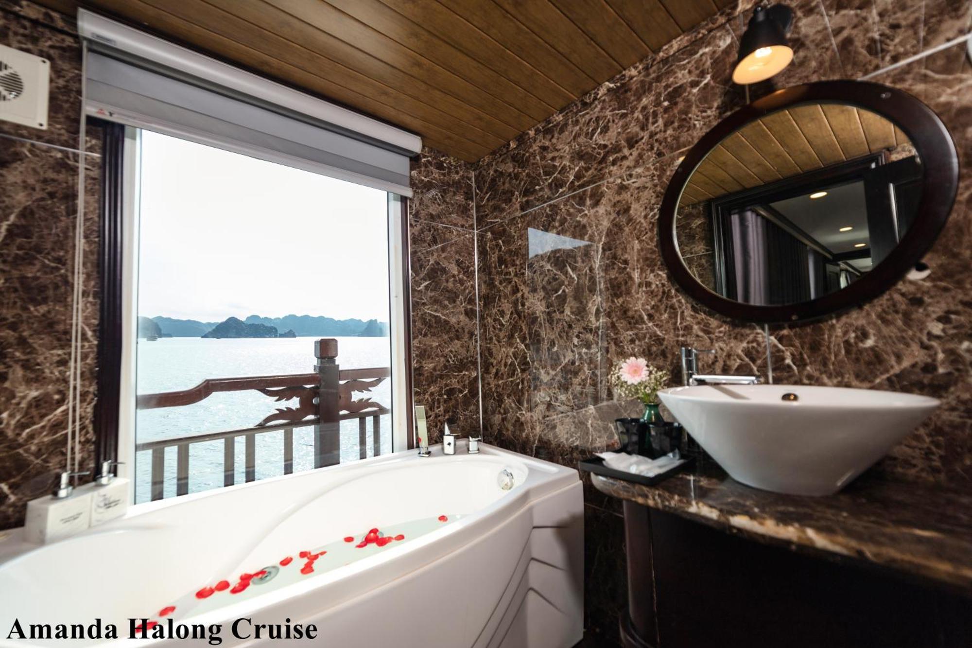 Amanda Luxury Cruise Hotel Ha Long Exterior photo