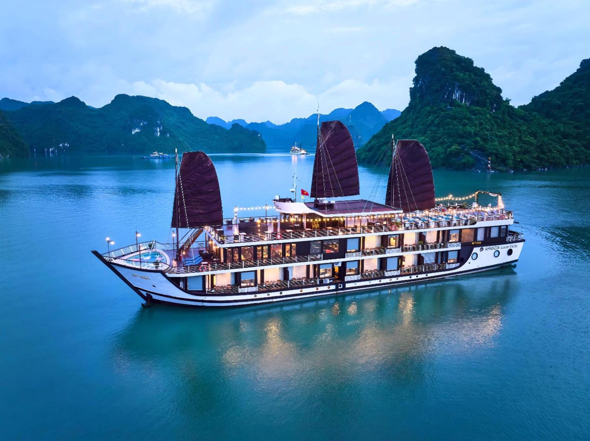 Amanda Luxury Cruise Hotel Ha Long Exterior photo