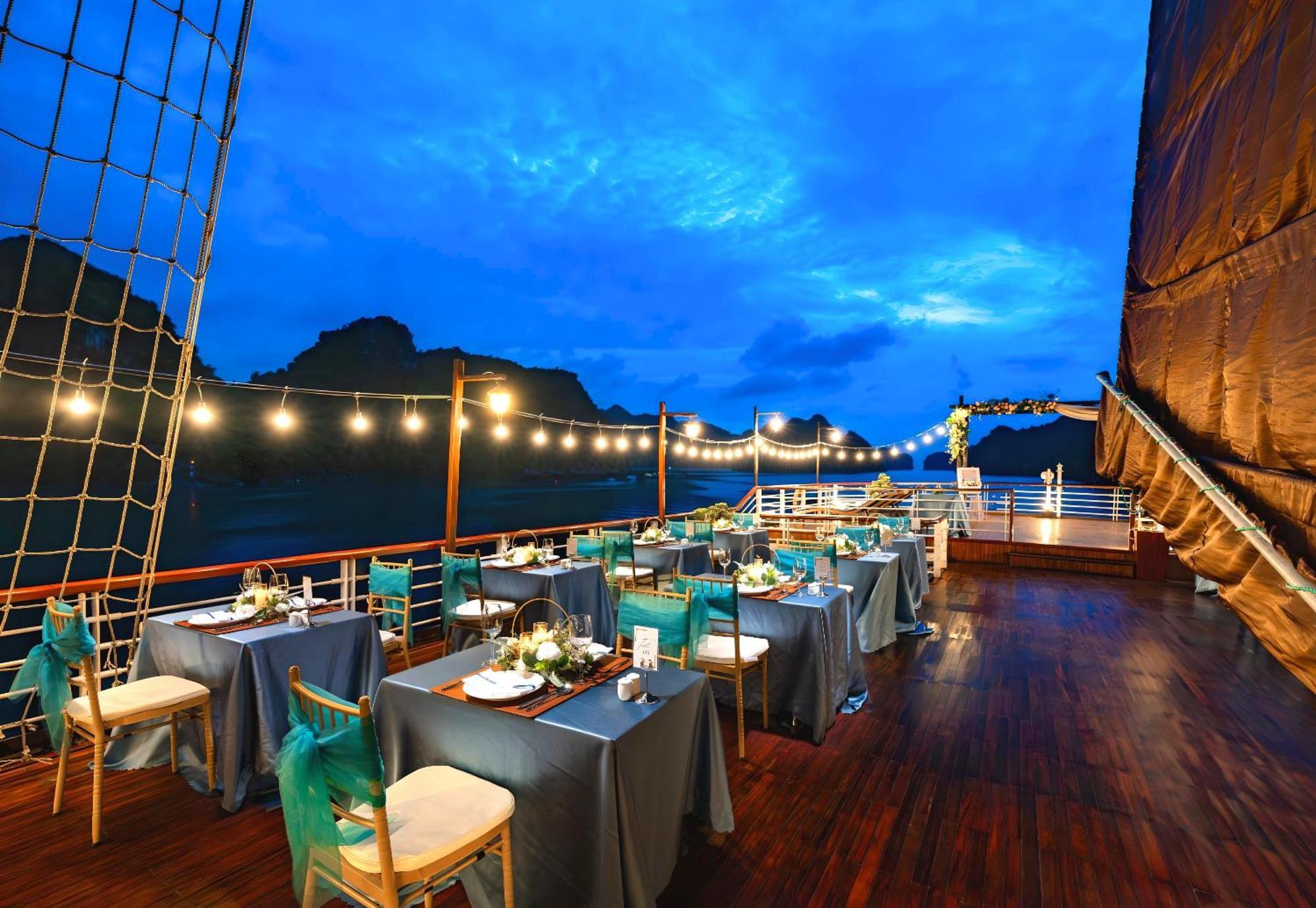 Amanda Luxury Cruise Hotel Ha Long Exterior photo